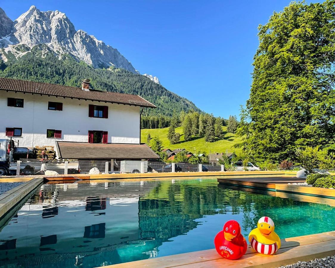 Bayern Resort Hotel - Adults Only - Mit Zugspitzblick - Eibsee-Naehe - Wellnessbereich - Naturpool Im Sommer Грайнау Экстерьер фото