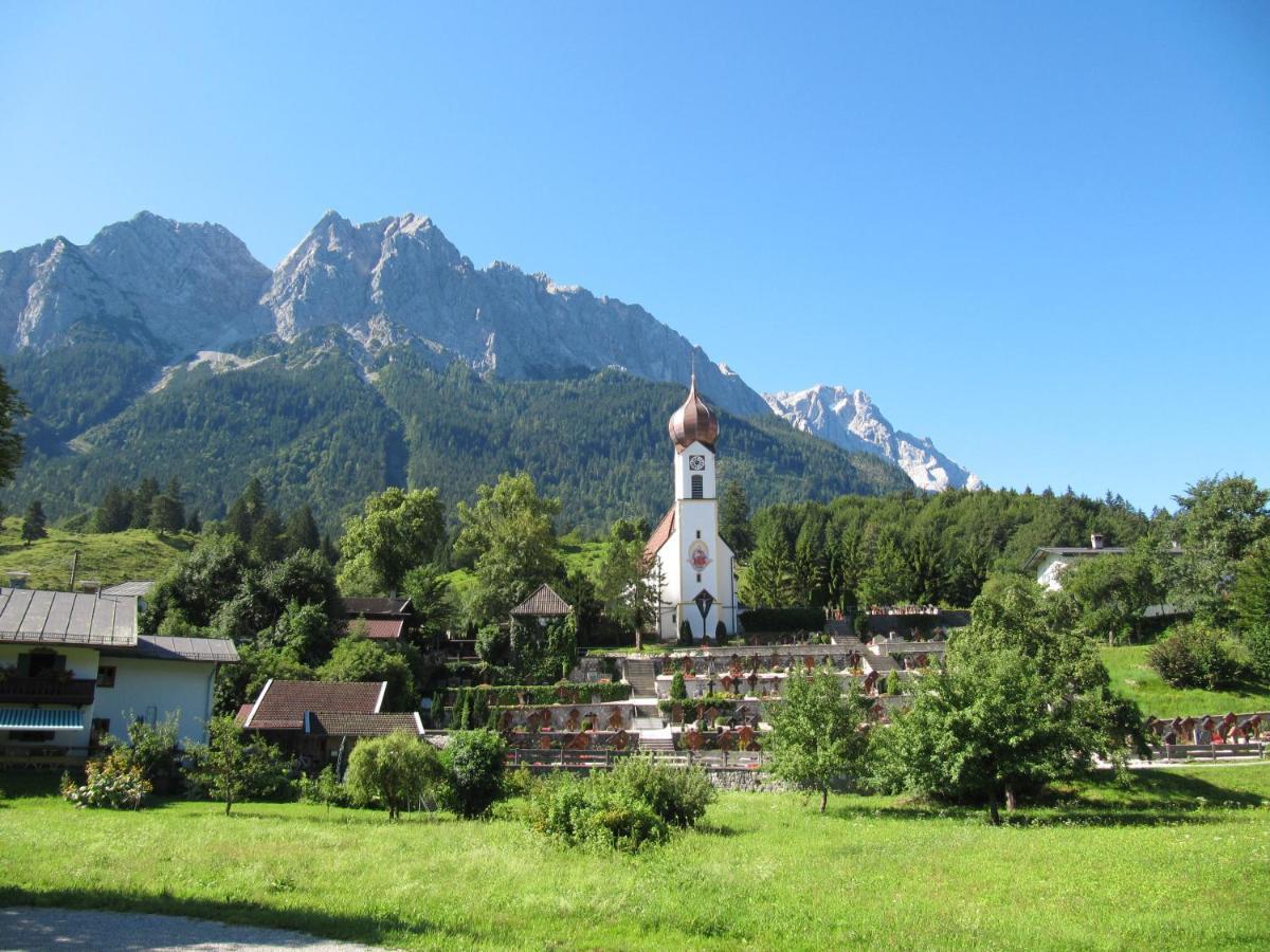 Bayern Resort Hotel - Adults Only - Mit Zugspitzblick - Eibsee-Naehe - Wellnessbereich - Naturpool Im Sommer Грайнау Экстерьер фото