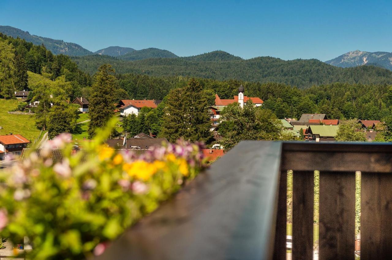 Bayern Resort Hotel - Adults Only - Mit Zugspitzblick - Eibsee-Naehe - Wellnessbereich - Naturpool Im Sommer Грайнау Экстерьер фото